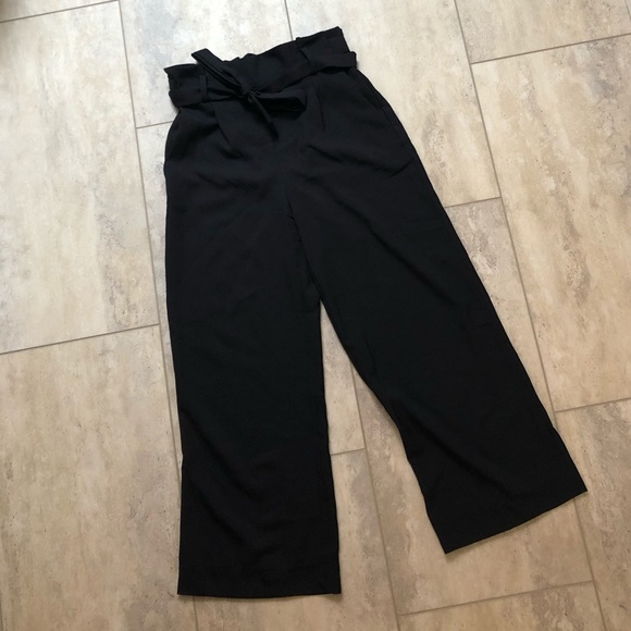 H&M Tie Waist Paperbag Pants | 4 - Picture 2 of 7